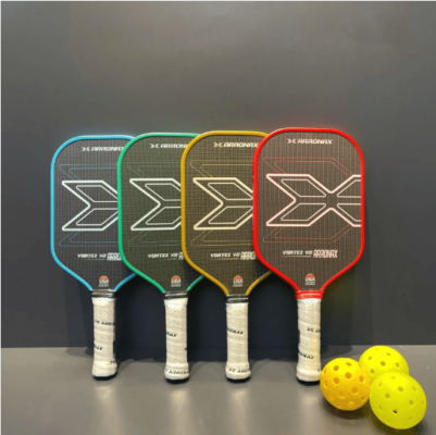 Vợt Pickleball Arronax Vortex V2 với thiết kế tinh tế và bề mặt nhám